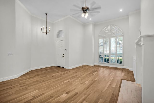 6068 Thursby Avenue, Dallas, TX 75252