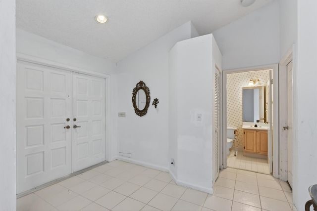 2825 NW 29th Drive, Boca Raton, FL 33434