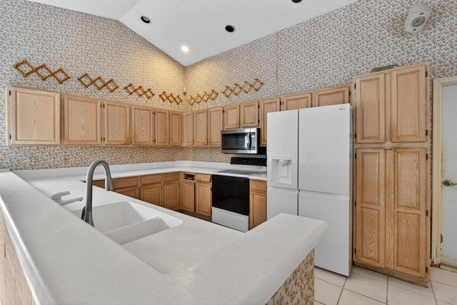 2825 NW 29th Drive, Boca Raton, FL 33434