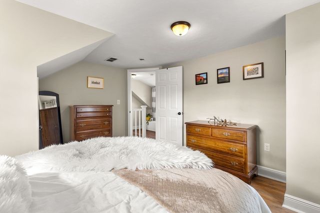 39 Chestnut St, Peabody, MA 01960