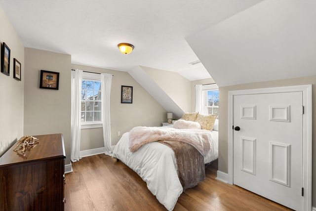 39 Chestnut St, Peabody, MA 01960