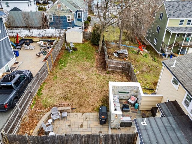 39 Chestnut St, Peabody, MA 01960