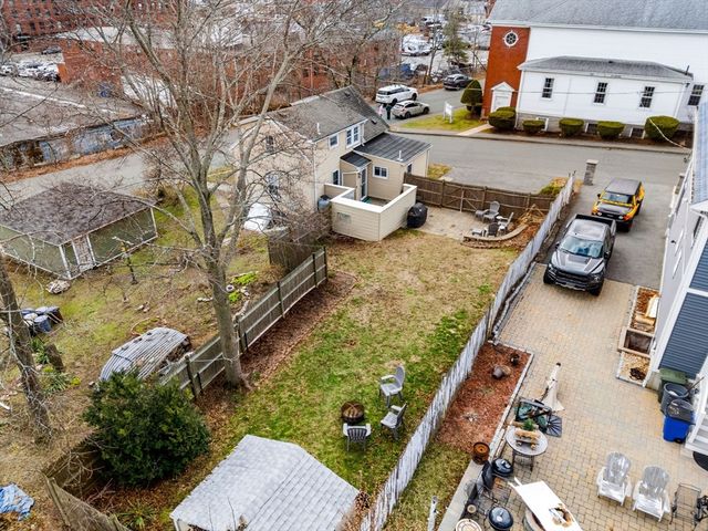 39 Chestnut St, Peabody, MA 01960