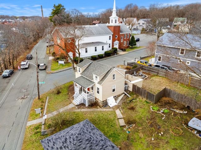 39 Chestnut St, Peabody, MA 01960