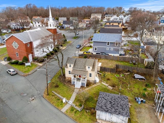 39 Chestnut St, Peabody, MA 01960