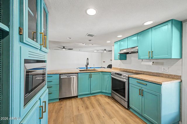 2552 E BROWN Road, Mesa, AZ 85213