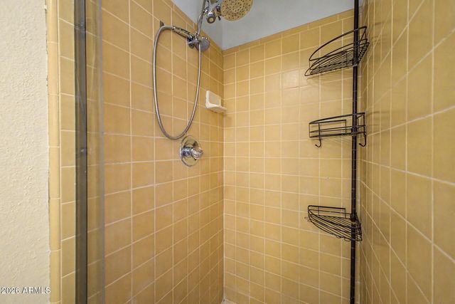 2552 E BROWN Road, Mesa, AZ 85213