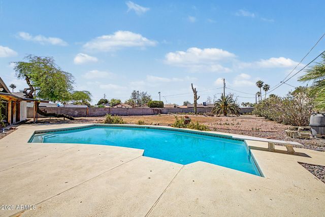 2552 E BROWN Road, Mesa, AZ 85213