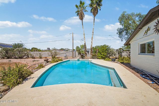 2552 E BROWN Road, Mesa, AZ 85213