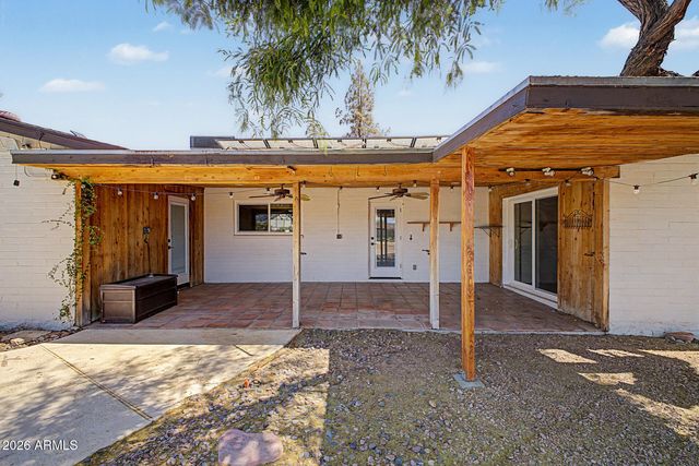 2552 E BROWN Road, Mesa, AZ 85213