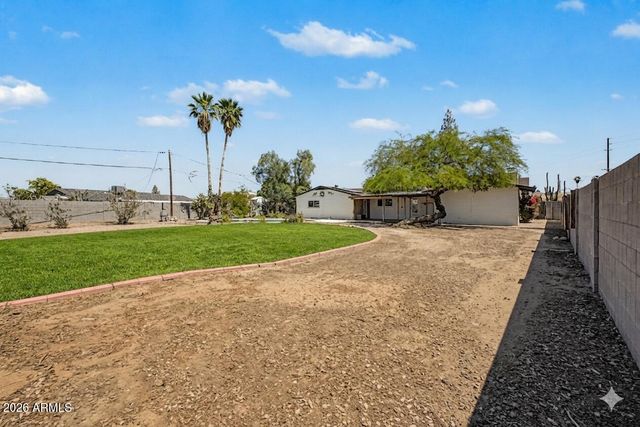 2552 E BROWN Road, Mesa, AZ 85213