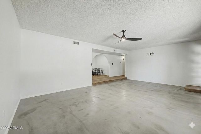 2552 E BROWN Road, Mesa, AZ 85213