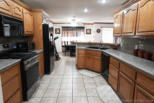 501 S 64th Street W, Muskogee, OK 74401