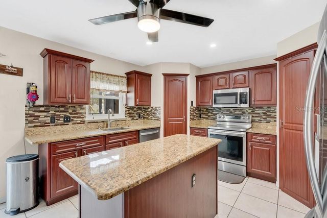 5051 SILVER THISTLE LANE, St Cloud, FL 34772