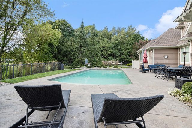 318 Minges Hills Drive, Battle Creek, MI 49015