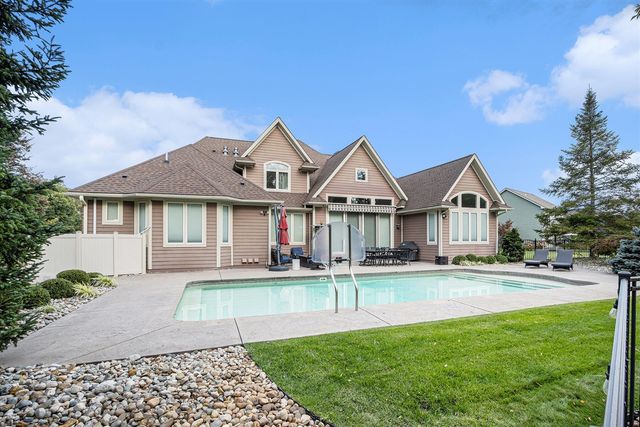 318 Minges Hills Drive, Battle Creek, MI 49015