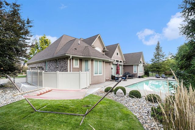 318 Minges Hills Drive, Battle Creek, MI 49015