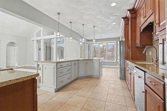 318 Minges Hills Drive, Battle Creek, MI 49015