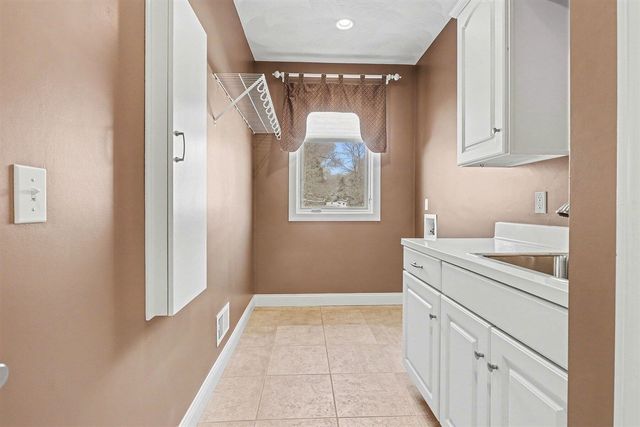 318 Minges Hills Drive, Battle Creek, MI 49015