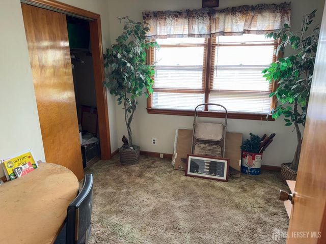 38 Wayne Street, Edison, NJ 08817
