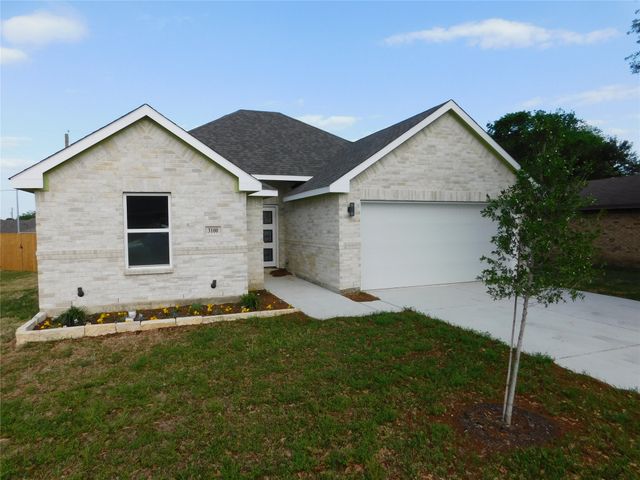 3100 S Cardinal Street, Ennis, TX 75119