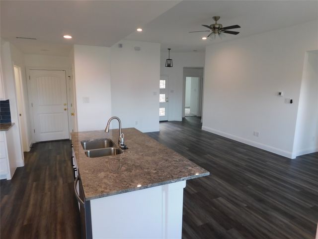 3100 S Cardinal Street, Ennis, TX 75119