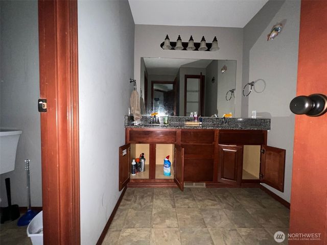 30510 37th Avenue E, Graham, WA 98338