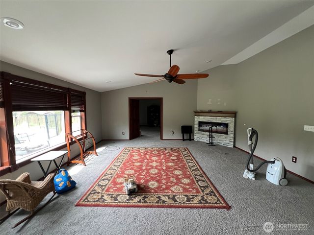 30510 37th Avenue E, Graham, WA 98338