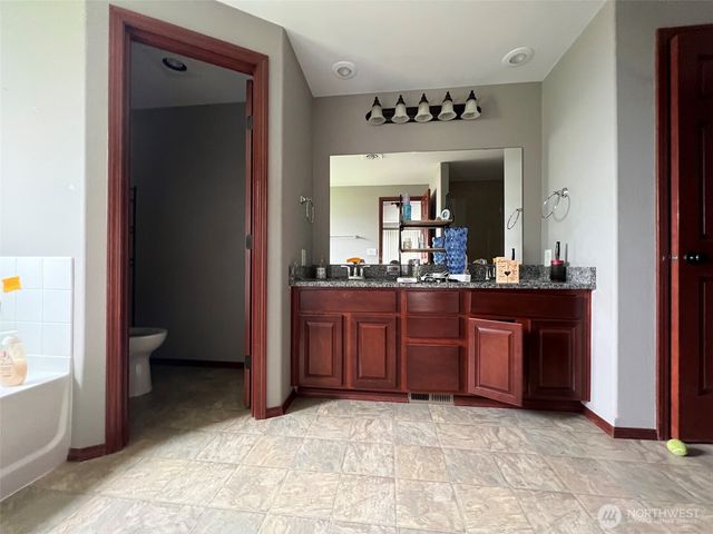 30510 37th Avenue E, Graham, WA 98338