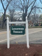 17 Sinai Circle D-9, Chelmsford, MA 01824