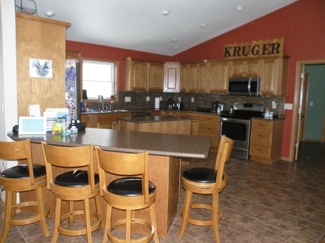 9859 Spring Road, Mount Hope, WI 53816