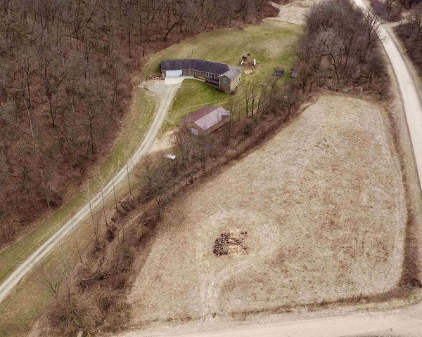 9859 Spring Road, Mount Hope, WI 53816