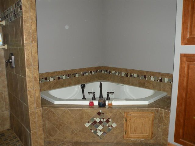 9859 Spring Road, Mount Hope, WI 53816