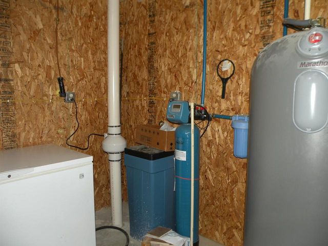 9859 Spring Road, Mount Hope, WI 53816