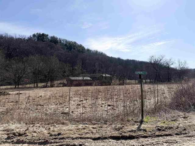 9859 Spring Road, Mount Hope, WI 53816