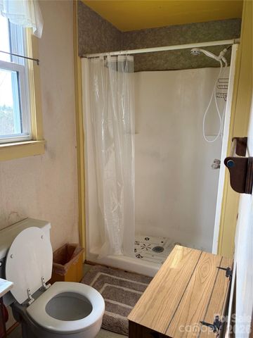 72 Alexander Road, Weaverville, NC 28787