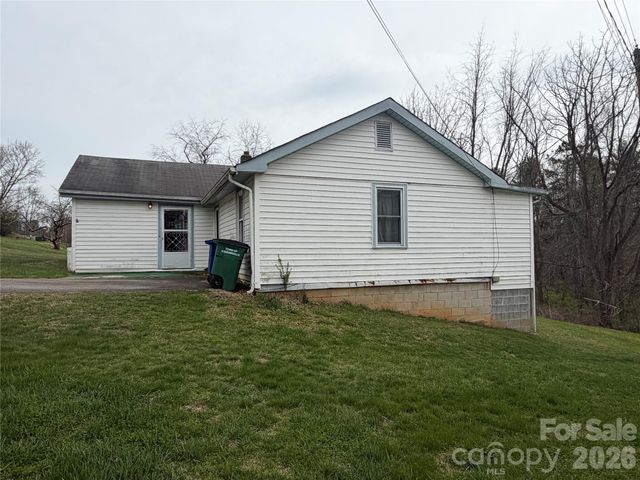 72 Alexander Road, Weaverville, NC 28787