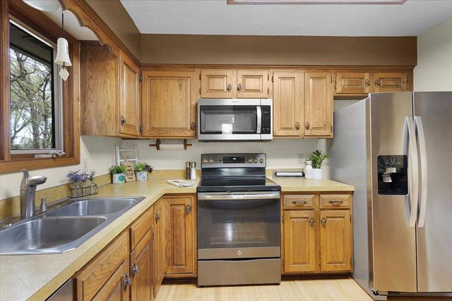 1825 203rd Avenue NW, Oak Grove, MN 55011