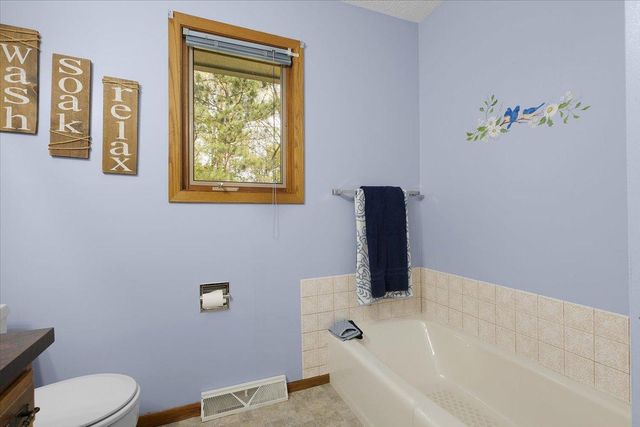 1825 203rd Avenue NW, Oak Grove, MN 55011