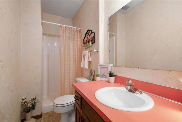1825 203rd Avenue NW, Oak Grove, MN 55011