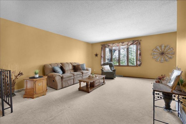 1825 203rd Avenue NW, Oak Grove, MN 55011