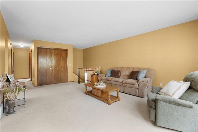 1825 203rd Avenue NW, Oak Grove, MN 55011