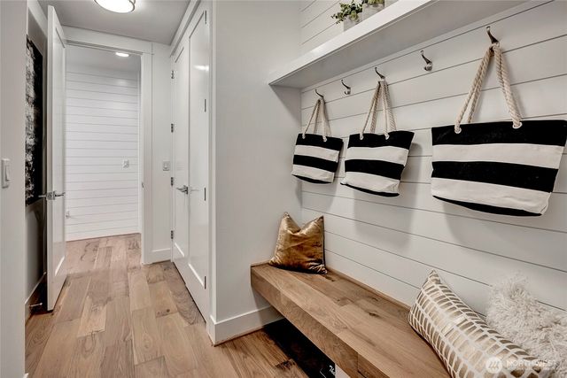 15033 SE 44th Street, Bellevue, WA 98006