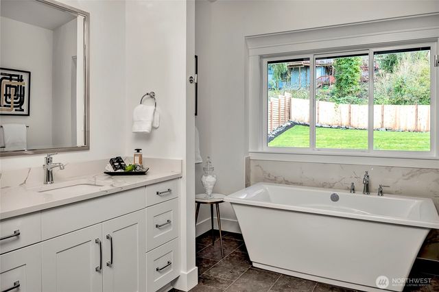 15033 SE 44th Street, Bellevue, WA 98006