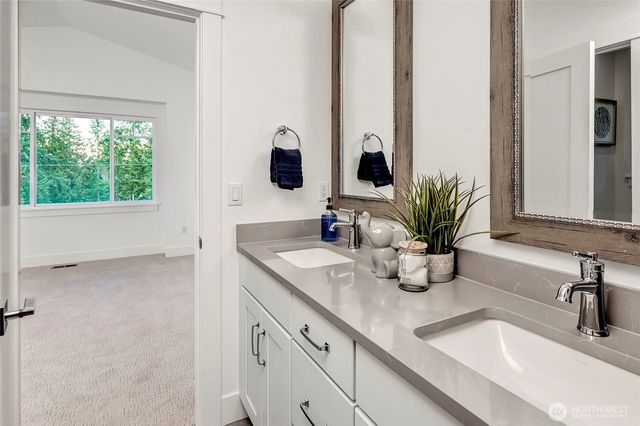 15033 SE 44th Street, Bellevue, WA 98006