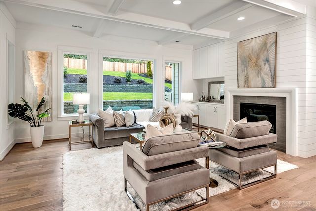 15033 SE 44th Street, Bellevue, WA 98006