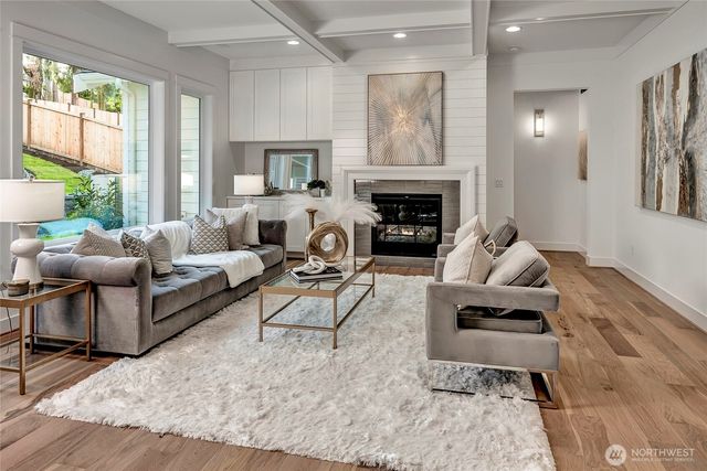 15033 SE 44th Street, Bellevue, WA 98006