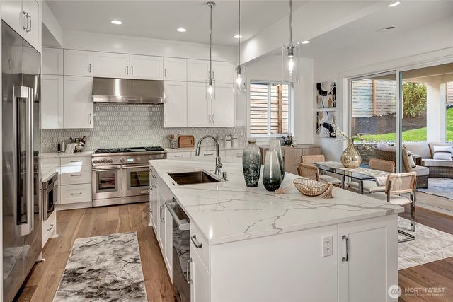 15033 SE 44th Street, Bellevue, WA 98006