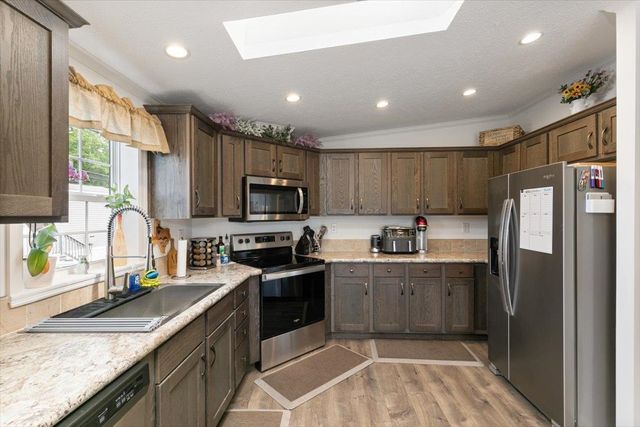 83 Caddy Drive, Salem, NH 03079