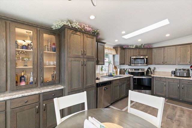 83 Caddy Drive, Salem, NH 03079